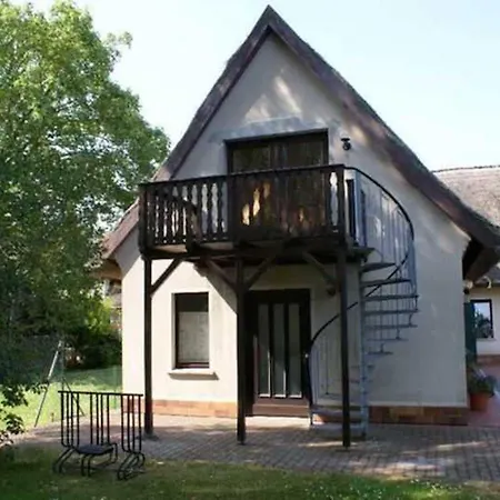 منزل للإقامة Reetdachhaus 