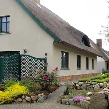 منزل للإقامة Reetdachhaus 